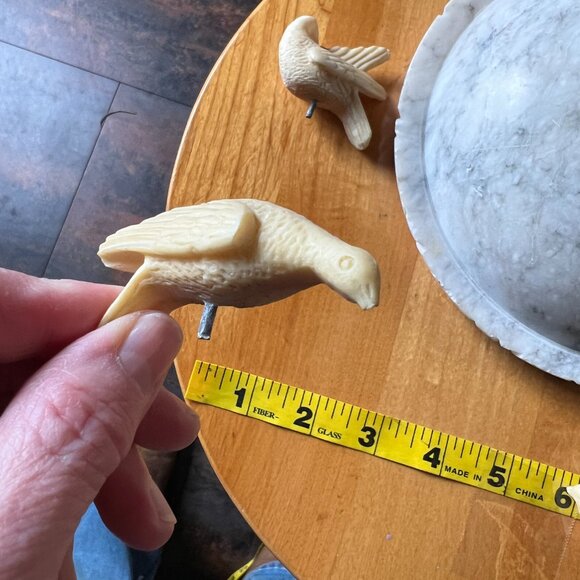 Vtg Hand Carved Italian Marble Pedestal Bird Bath/Fruit Bowl w/4 Removable Doves - Picture 12 of 16